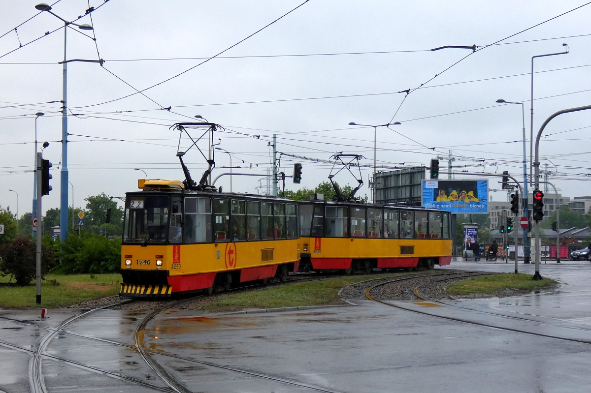 1246+1245
StopiÄtki jadÄ w obsĹudze kursu linii numer 22 w relacji Piaski (13:37)-Aleja Zieleniecka (14:19). 
