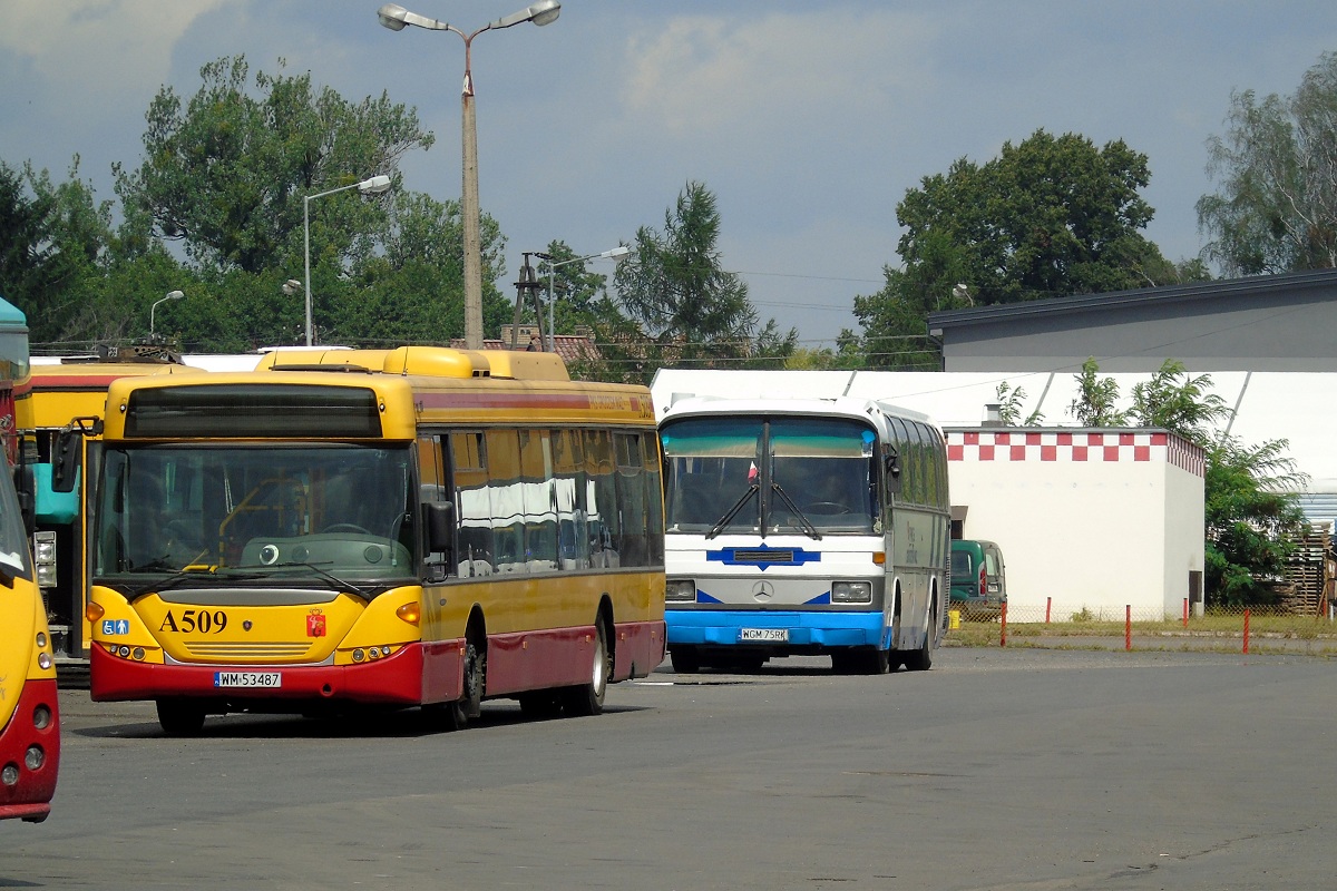 A509 (70209)
Scania i Bundeswehra (#70102) stojÄ na terenie grodziskiej zajezdni PKS Grodzisk. 

