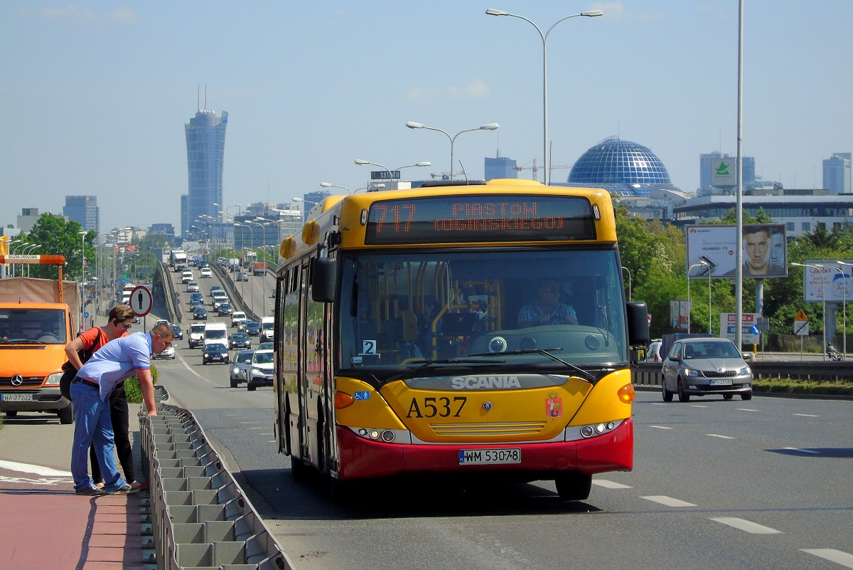 A537 (70237)
Scania wykonuje kurs linii numer 717 w relacji Warszawa Dw. Zachodni (11:02)-PiastĂłw OgiĹskiego (11:32). 
