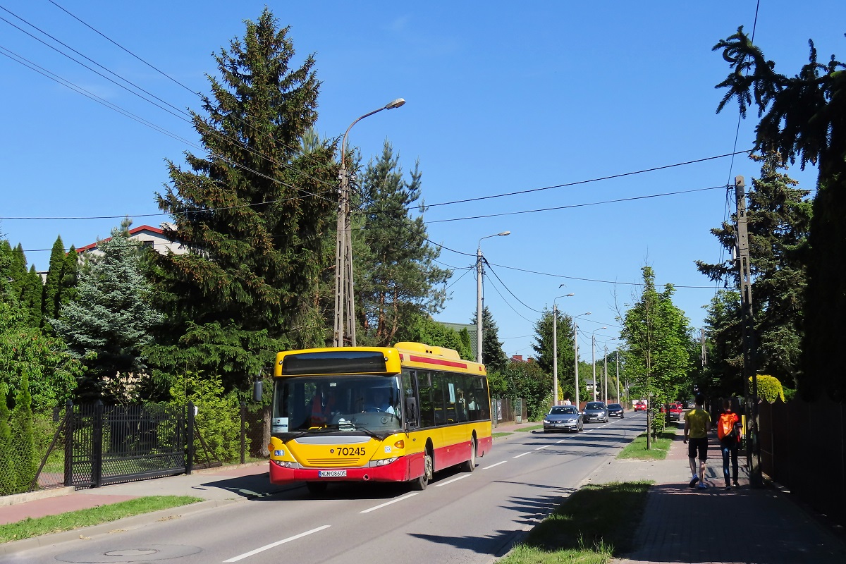 70245
Scania jedzie jako kurs â5118â linii ZKA WKD ZA1 â Grodzisk Mazowiecki RadoĹska (15:55)-Podkowa LeĹna GĹĂłwna (16:20). Pozdrowienia dla zaĹogi autobusu! 
Słowa kluczowe: ZaWKD