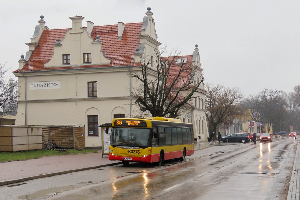 80276
Scania stoi na przystanku âPKP PruszkĂłw 01â oczekujÄc na wykonanie kursu linii numer B6 â PKP PruszkĂłw (11:07)-BrwinĂłw Rynek (11:25). 
