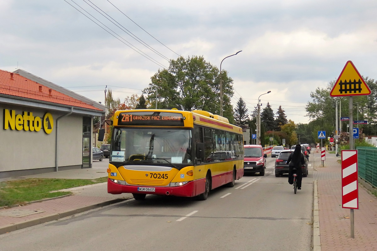 70245
Scania stoi na przystanku âGrodzisk Maz. Os. Piaskowa 02â jako kurs â5107â linii ZKA WKD ZA1 â Podkowa LeĹna GĹĂłwna (12:06)-Grodzisk Mazowiecki RadoĹska (12:45). Pozdrowienia dla Kierowcy! 
Słowa kluczowe: ZaWKD