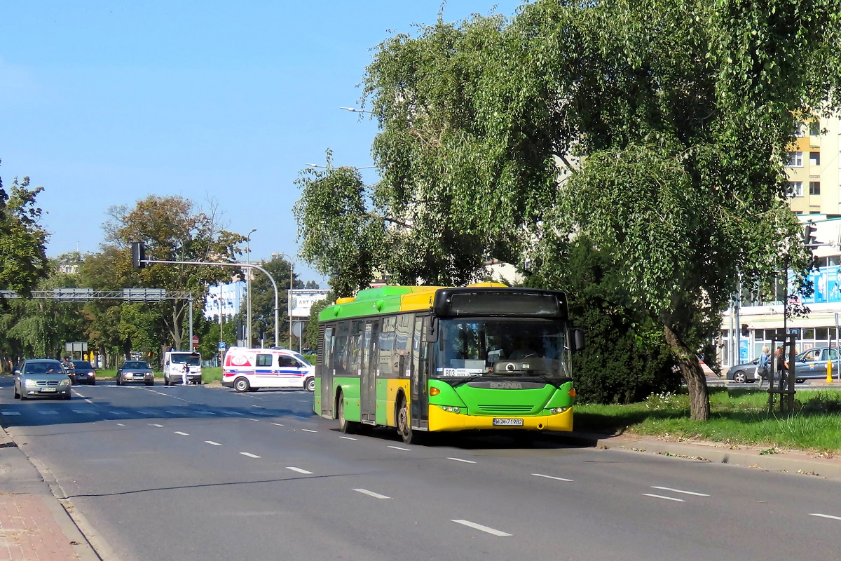 80305
Scania jedzie jako kurs linii numer BD3 â Rokicie (10:45)-PĹock Jachowicza Dworzec (11:28). 
Jako iĹź jest to dawny warszawski wĂłz to pozwoliĹem sobie dodaÄ zdjÄcie choÄ nie jest ono zdecydowanie zrobione na terenie Aglomeracji Warszawskiej. W zwiÄzku z tym pytanie do AdminĂłw. PrzenieĹÄ to foto do folderu "Drugie wcielenia" czy pozostawiÄ w folderze z innymi zdjÄciami ex. warszawskich Scanii naleĹźÄcych do PKS Grodzisk? 
