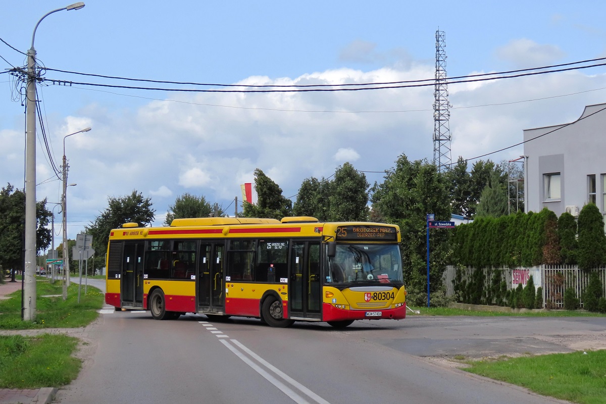 80304
Scania jedzie jako kurs linii numer 25 â BoĹźa Wola SzkoĹa (10:45)-Grodzisk Maz. Dw. PKP (11:30). 
