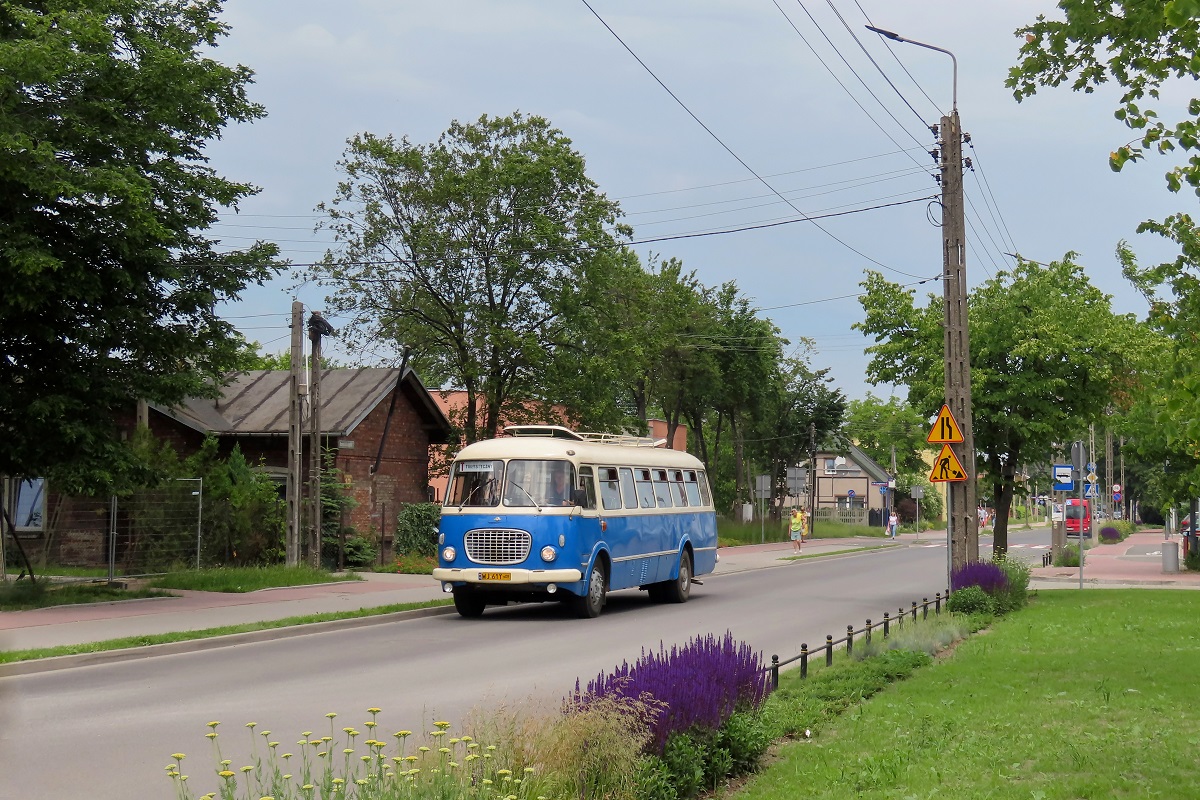 8058
OgĂłrek jedzie przejazdem technicznym z CWS WĹoĹciaĹska do przystanku âGrodzisk Maz. Traugutta PKPâ gdzie rozpocznie kursowanie na linii specjalnej T, uruchomionej w zwiÄzku z Tygodniem Kolei w Grodzisku Mazowieckim w ramach obchodĂłw 500-lecia miasta. Pozdrowienia dla Kierowcy!
Słowa kluczowe: J043