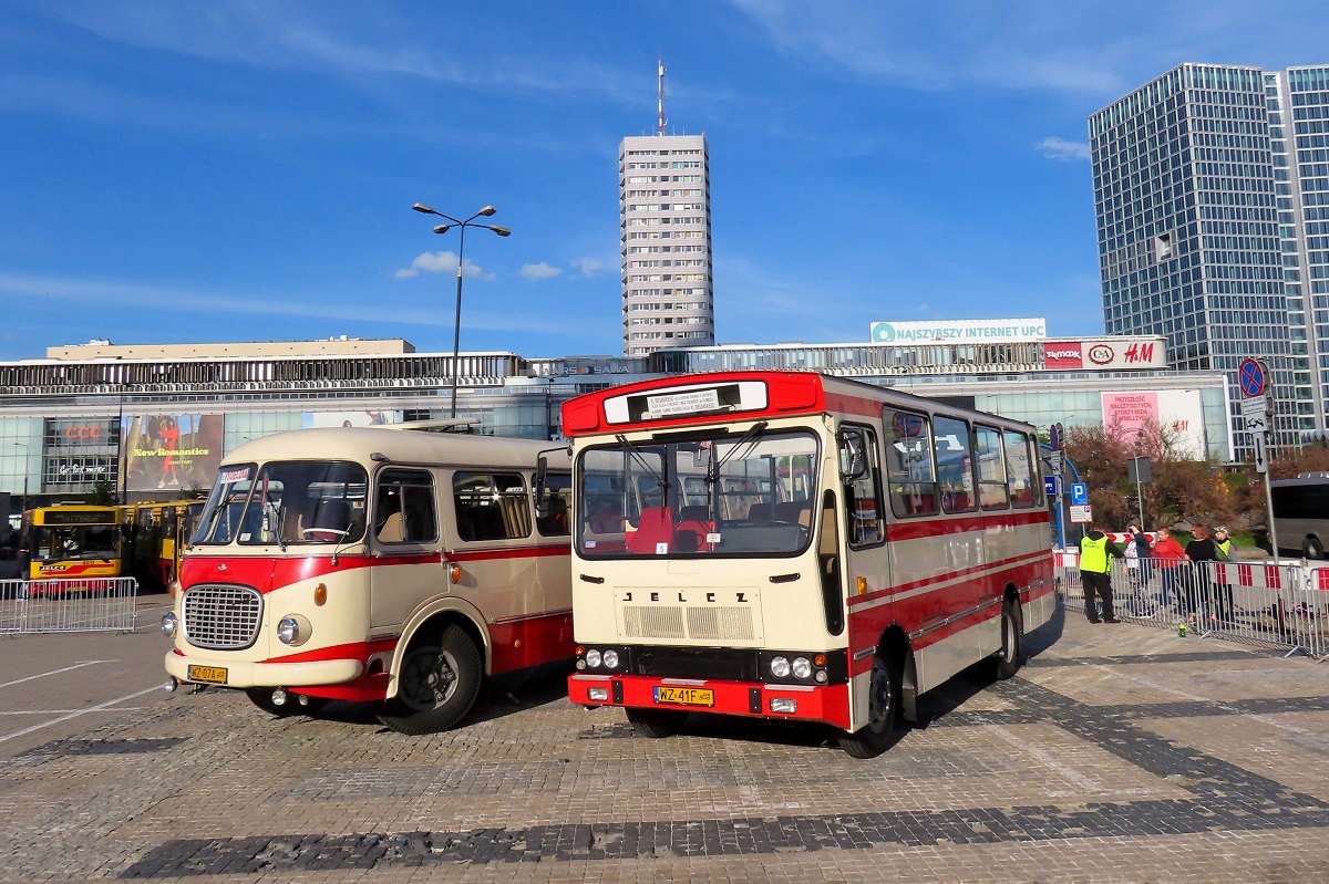 WZ 41F
TytuĹowy Jelcz 080 wraz z OgĂłrkiem #WZ 07A oczekujÄ na zabranie chÄtnych osĂłb do przewozu podczas parady autobusowej z okazji Nocy MuzeĂłw. W tle widoczny jest Jelcz M121M #4891. 
Słowa kluczowe: NM2021 J080