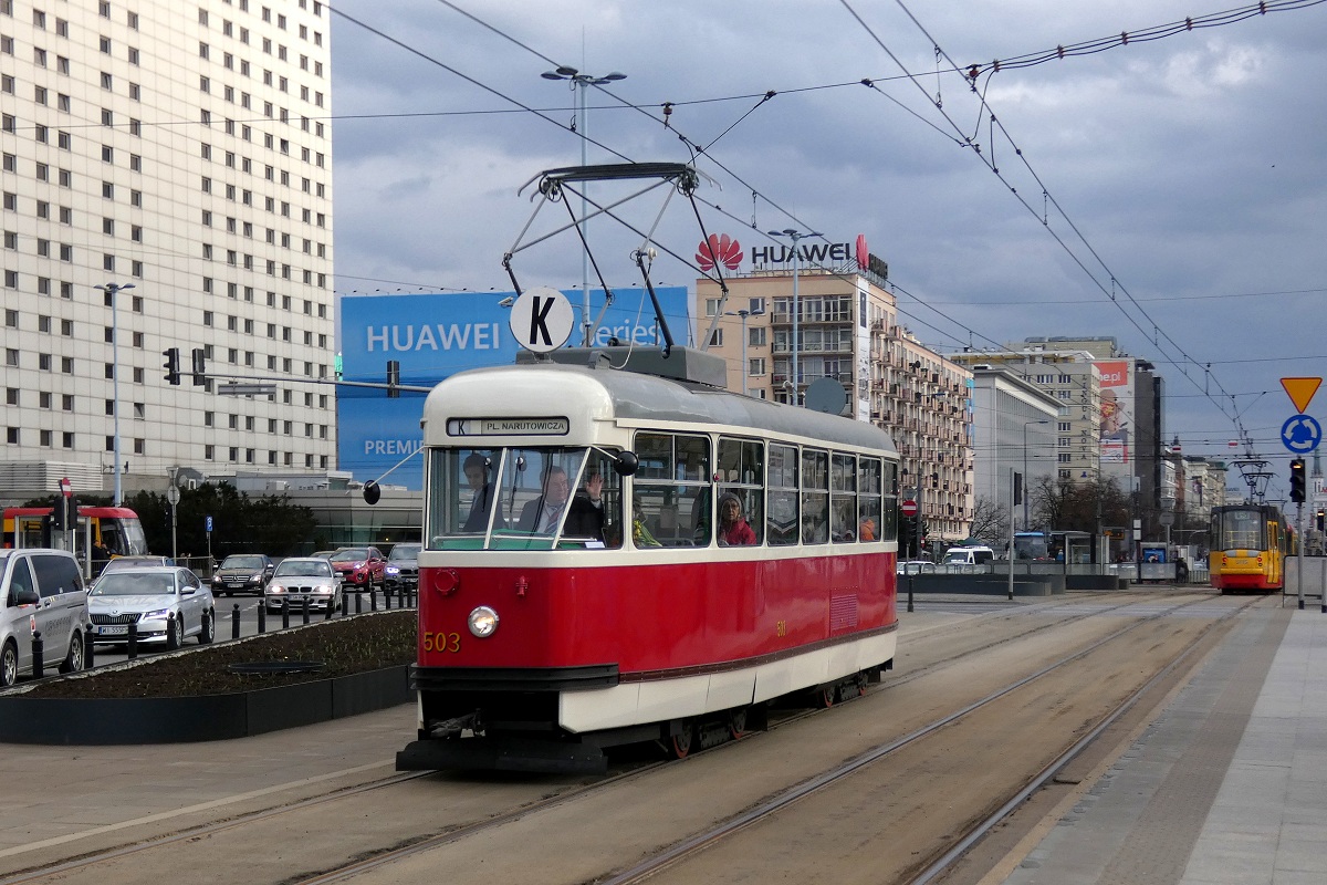 503
ParĂłwka jedzie w obsĹudze kursu linii specjalnej K w relacji Plac Narutowicza (14:40)-Plac Narutowicza (15:40). Linia zostaĹa uruchomiona z okazji Dnia Kobiet. Pozdrowienia dla zaĹogi tramwaju! 

