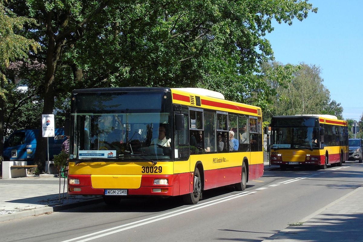 30029
SAM-y (#30029 i #30011) zakoĹczyĹy obsĹugÄ kursu "2709" linii zastÄpczej WKD Z2 w relacji Warszawa Dworzec Centralny (13:26)- WKD KomorĂłw (14:06). NastÄpnie pojadÄ kursem "2710" linii zastÄpczej WKD Z2 w relacji WKD KomorĂłw (14:10)-Warszawa Dworzec Centralny (14:49). 
Słowa kluczowe: zawkd