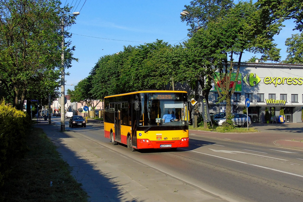 60010
ZAZ jedzie na przeglÄd z pruszkowskiej do grodziskiej zajezdni PKS Grodzisk. Obecnie wĂłz zostaĹ przemalowany na biaĹo. 
