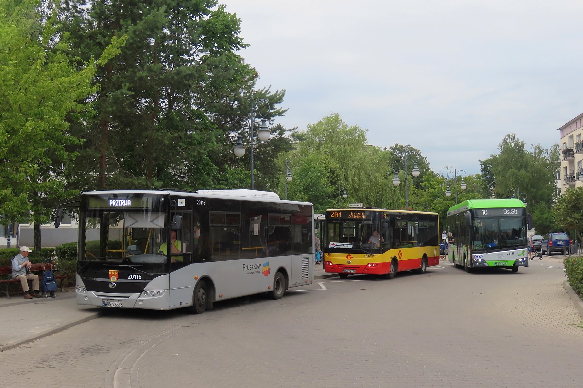 20116
TytuĹowy ZAZ stoi na przystanku âWKD PruszkĂłw 01â w oczekiwaniu na wykonanie kursu linii numer 5: WKD PruszkĂłw (9:45)-Malichy Sadowa PÄtla (10:11). Za nim widoczny jest ZAZ A10C34 #60027 (184) jako kurs linii zastÄpczej ZKA WKD ZA1: KomorĂłw WKD-Warszawa ĹrĂłdmieĹcie WKD. Linia zostaĹa uruchomiona w zwiÄzku z wypadkiem Ĺmiertelnym na przystanku WKD w ReguĹach i ograniczeniem ruchu pociÄgĂłw od Komorowa do Warszawy. Jako ostatni wyrusza z przystanku Solaris Urbino 9 electric #22118 jako kurs linii numer 10: PruszkĂłw Os. Staszica PÄtla (9:19)-WKD PruszkĂłw (9:31)-PKP PruszkĂłw (9:39)-PruszkĂłw Os. Staszica PÄtla (9:45).

