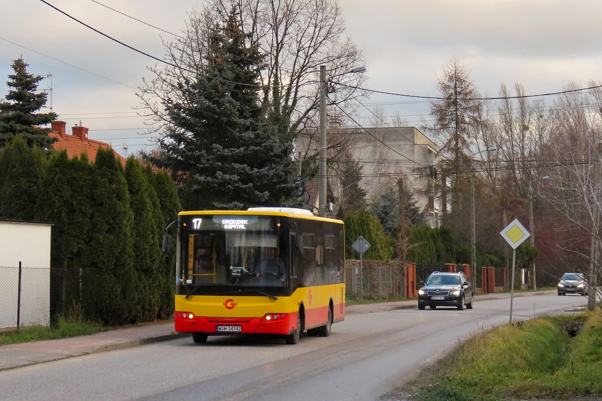 22031
ZAZ jedzie jako kurs â117â linii numer 17 â Grodzisk Maz. Szpital (12:15)-MilanĂłwek KrĂłlewska (12:47)-Grodzisk Maz. Szpital (13:14). 
