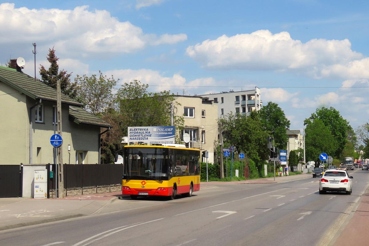 22032
ZAZ oczekuje na zatrudnienie stojÄc na przystanku âGrodzisk Maz. Ĺťyrardowska 01â. 
