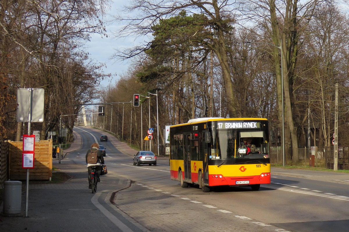 185 (22031)
ZAZ mija przystanek âGrodzisk Maz. Okulickiego/3 Maja 01â jadÄc jako kurs 307 linii numer 17: Grodzisk Maz. Szpital (11:10)-BrwinĂłw Rynek (11:53). 
