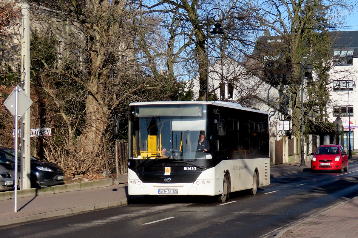 80410
ZAZ jedzie z uczniami na zajÄcia WF z grodziskiej SP5 na grodziski basen miejski. 
W Grodzisku brakuje ostatnio taboru jak i kierowcĂłw wiÄc trzeba poĹźyczaÄ z innych zajezdni. Tym razem padĹo na ZAZ-a z Ĺťyrardowa. 
