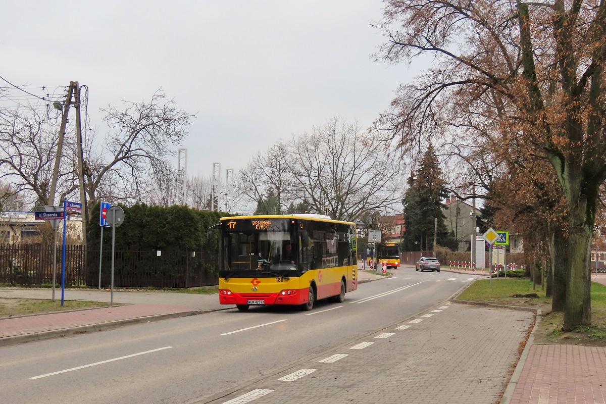 186 (22032)
TytuĹowy ZAZ jedzie jako kurs 308 linii numer 17: Grodzisk Maz. Szpital (12:10)-BrwinĂłw Rynek (12:50). Za nim jedzie ZAZ A10C3A #80421 (127) na przystanek âGrodzisk Maz. RadoĹska WKD 01â gdzie rozpocznie obsĹugiwaÄ kurs 5066 linii ZKA WKD ZA1: Grodzisk Mazowiecki RadoĹska (12:15)-Grodzisk Mazowiecki Jordanowice (12:22). Pozdrowienia dla KierowcĂłw obu wozĂłw!
