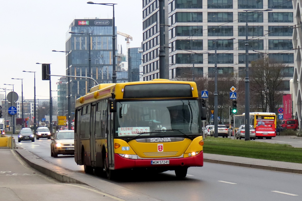 80272
Scania wykonuje opĂłĹşniony o ok. 10 minut kurs linii podmiejskiej w relacji BĹonie PKP (10:10)-Warszawa Dw. Centralny (11:12). 
