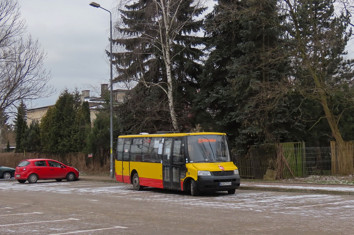 30025
ProCity stoi na parkingu w trakcie przerwy pomiÄdzy kursami na linii numer 25 (Grodzisk Mazowiecki-BoĹźa Wola). 

