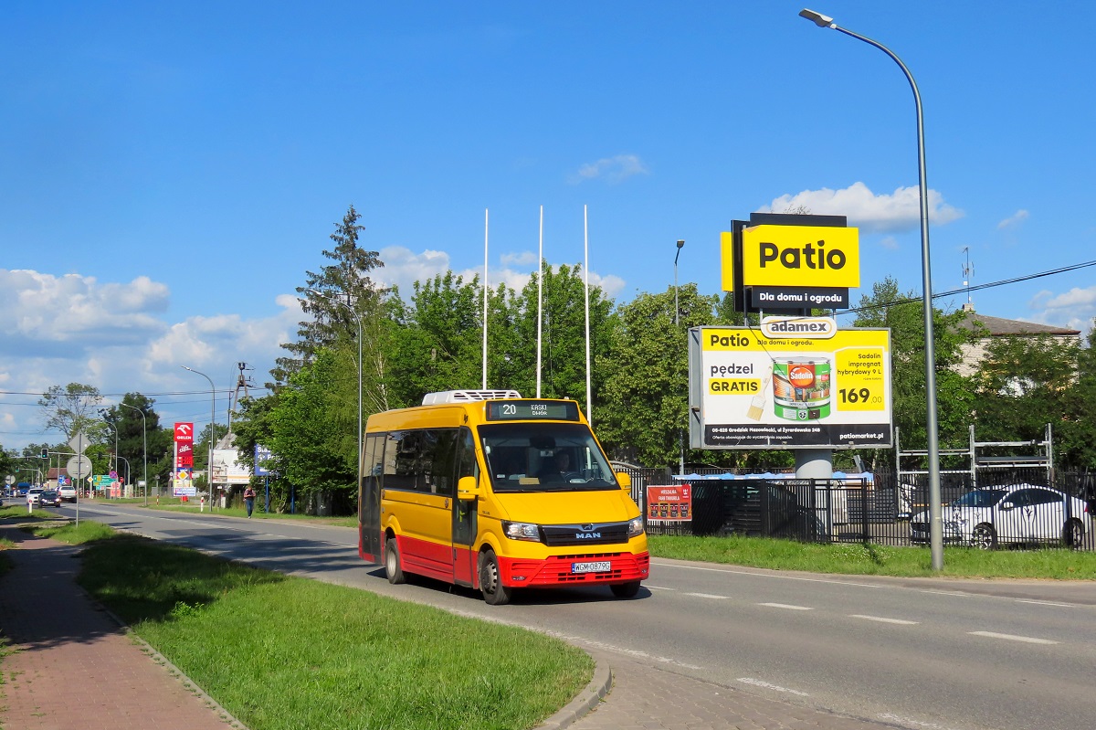 22005
MAN jedzie jako kurs â212â linii numer 20 â Grodzisk Maz. Szpital (17:00)-Kaski DwĂłr (17:49). 
