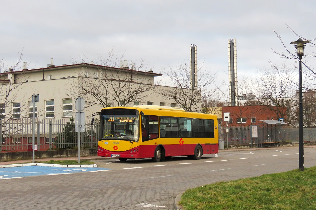 40001
SanCity stoi na przystanku âGrodzisk Maz. Szpital 01â w oczekiwaniu na wykonanie kursu 402 linii numer 20: Grodzisk Maz. Szpital (8:00)-Kaski DwĂłr (8:52).
