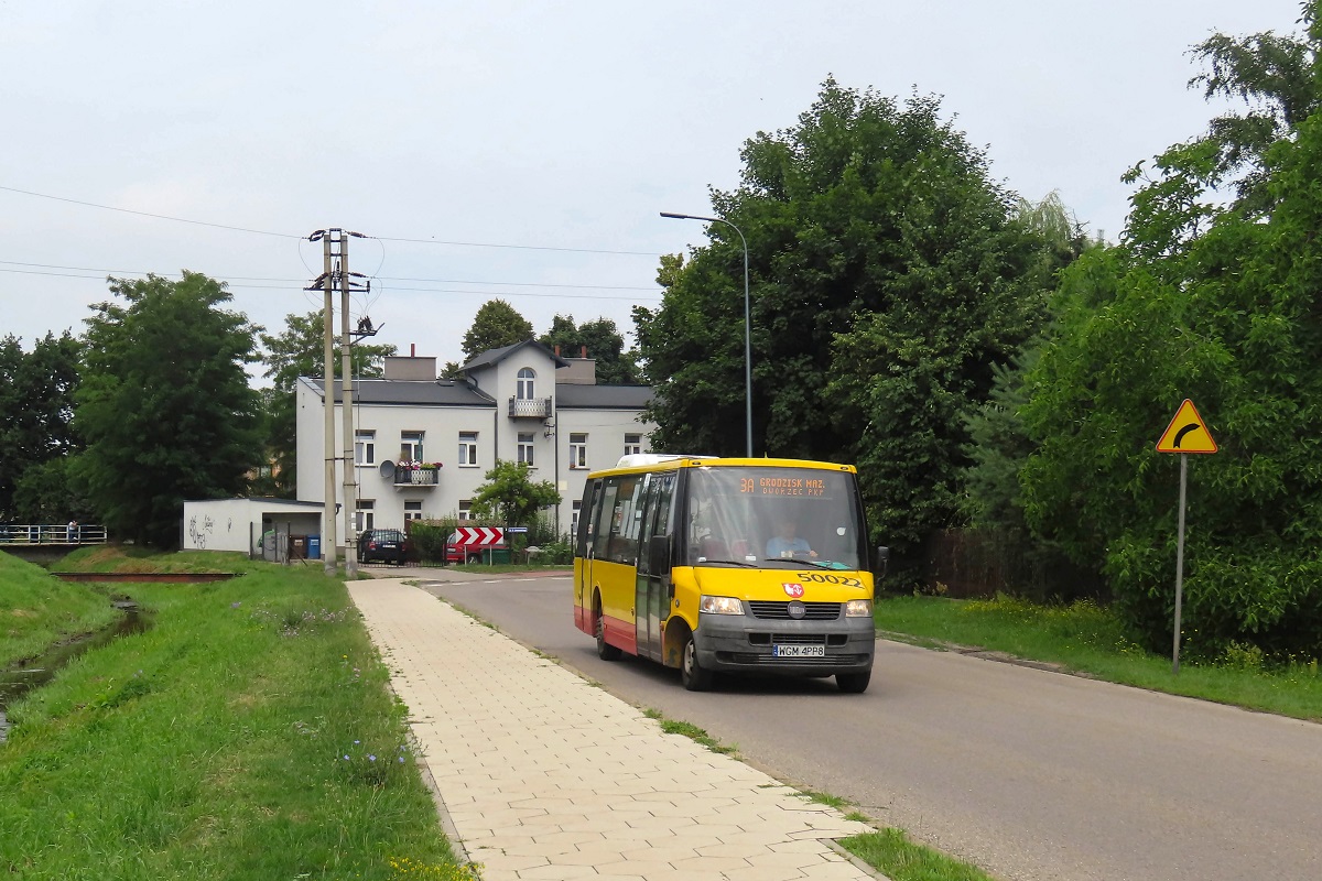 50022
ProCity zjeĹźdĹźa do zajezdni po wykonaniu kursu â5557â linii numer 3 â BĹonie Okrzei (12:05)-Grodzisk Maz. Dw. PKP (12:40). 

