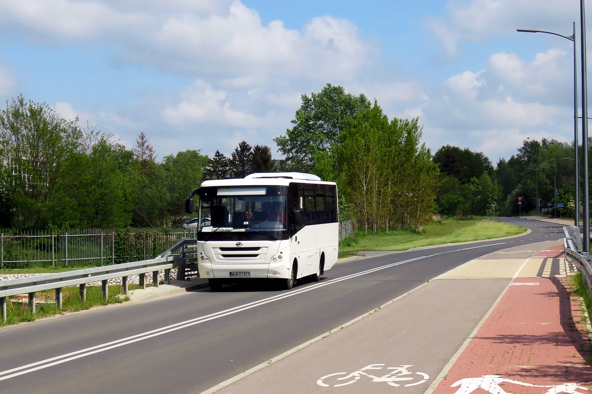 90238
26.05.2020. Grodzisk Mazowiecki, ul. CheĹmoĹskiego. ZAZ wykonuje kurs linii podmiejskiej w relacji Grodzisk Maz. Dw. PKP (13:40)-MszczonĂłw Rynek (14:20). 
