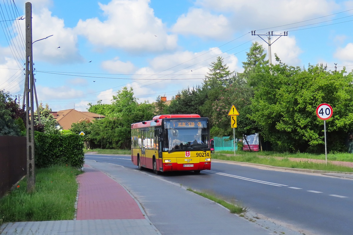 90214
MAN wykonuje kurs â4â linii numer 7 w relacji Grodzisk Maz. Szpital (9:00)-Grodzisk Maz. Os. Teligi (9:19)-Grodzisk Maz. Szpital (9:38). 
W dniu wczorajszym po prawie dwumiesiÄcznej przerwie zaczÄĹy powracaÄ wozy MAXI do ruchu w komunikacji miejskiej Grodziska. Ponownie zarejestrowano wszystkie 3 MAN-y EL283 oraz Scanie OmniCity o numerach 80276 i 80291. 
Słowa kluczowe: DziwadĹo