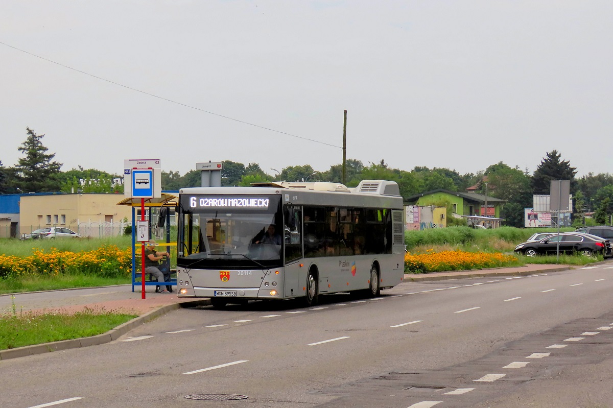 20114
MAZ stoi na przystanku âPruszkĂłw Jasna 01â jako kurs linii numer 6 â PruszkĂłw Os. Staszica (7:25)-PKP OĹźarĂłw Mazowiecki (7:57). 
