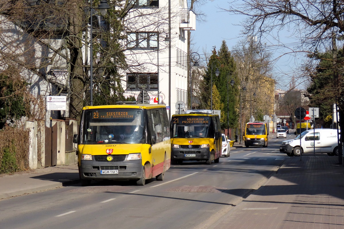 50017
TytuĹowe ProCity jedzie jako kurs linii numer 23 â Grodzisk Maz. Dw. PKP (9:15) - SiestrzeĹ Grodziska (9:49). Za nim jedzie VDL Berkhof ProCity #50009 jako kurs linii numer 21 â Grodzisk Maz. Dw. PKP (9:15) - WĹadkĂłw PÄtla (9:43). Jako trzeci jedzie VDL Berkhof ProCity #70012 jako kurs linii numer 22 â SiestrzeĹ Grodziska (8:38) - MakĂłwka Lukrecji (9:35). 
ZdjÄcie najlepiej pokazuje dominacjÄ pojazdĂłw ukazanych na zdjÄciu w grodziskiej komunikacji (zarĂłwno miejskiej jak i powiatowej). W dni powszednie w ruchu moĹźna spotkaÄ nawet 20 takich pojazdĂłw!

