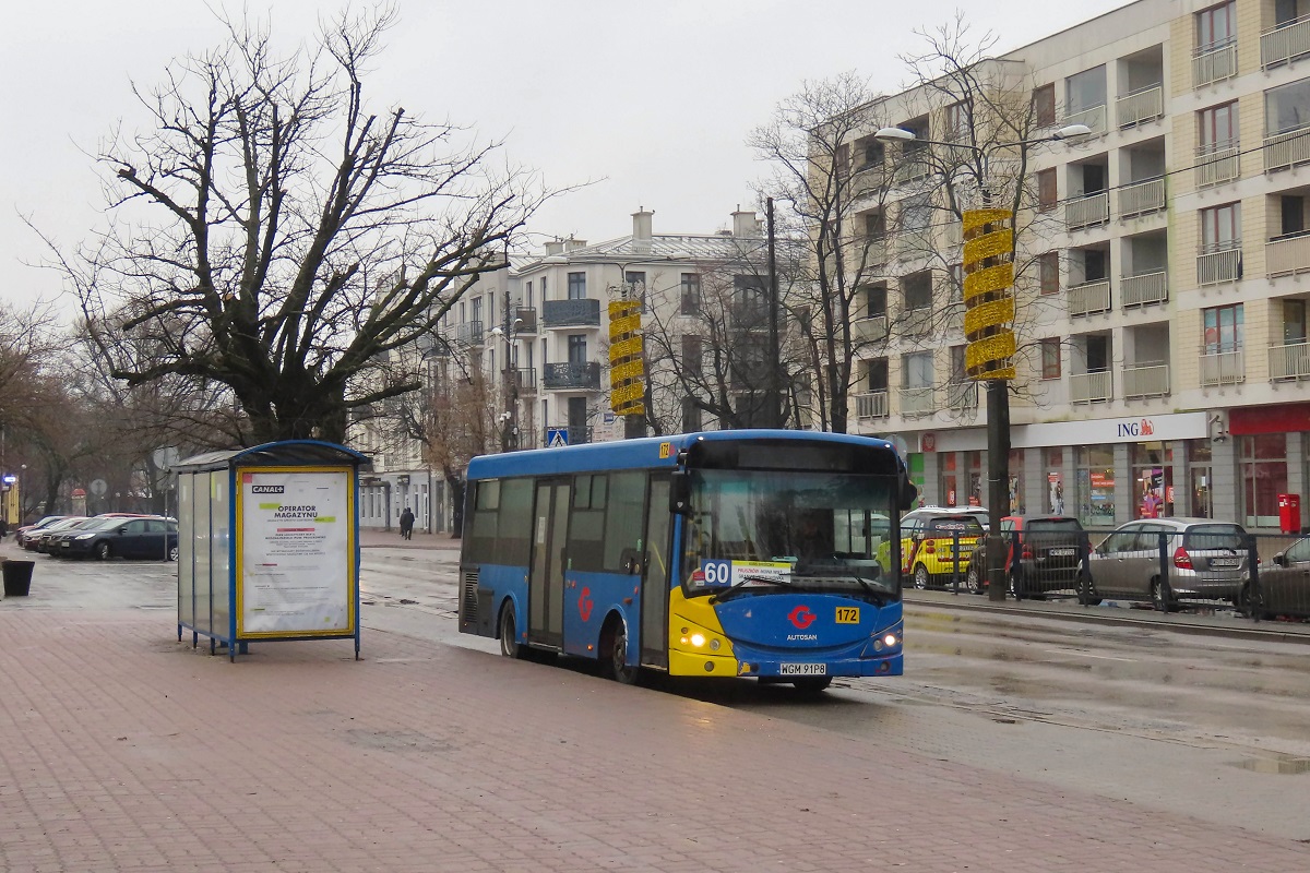 172 (30026)
SanCity stoi na przystanku âPKP PruszkĂłw 01â oczekujÄc na wykonanie kursu â207â linii numer 60 â PKP PruszkĂłw (10:50)-P+R Nadarzyn (11:15). 

