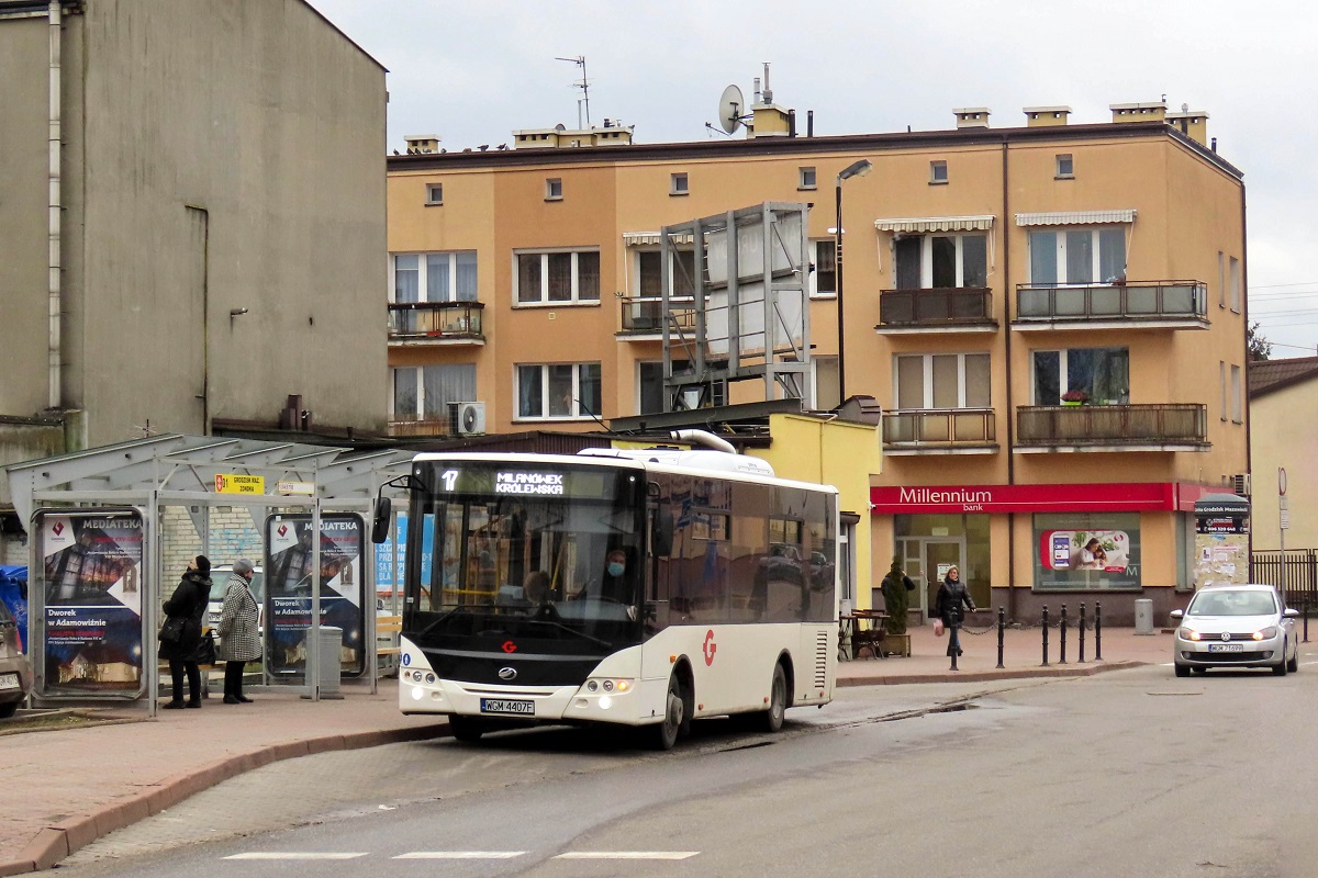 21089
ZAZ stoi na przystanku âGrodzisk Maz. Zondka 01â jako kurs â114â linii numer 17 â Grodzisk Maz. Szpital (10:55)-MilanĂłwek KrĂłlewska (11:27)-Grodzisk Maz. Szpital (11:54).
