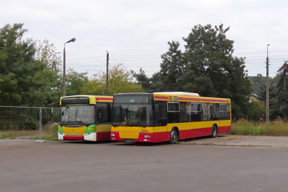 30028
TytuĹowy SAM wraz ze ScaniÄ CN270UB 4x2 EB #70218 w oczekiwaniu na lepsze czasy.

