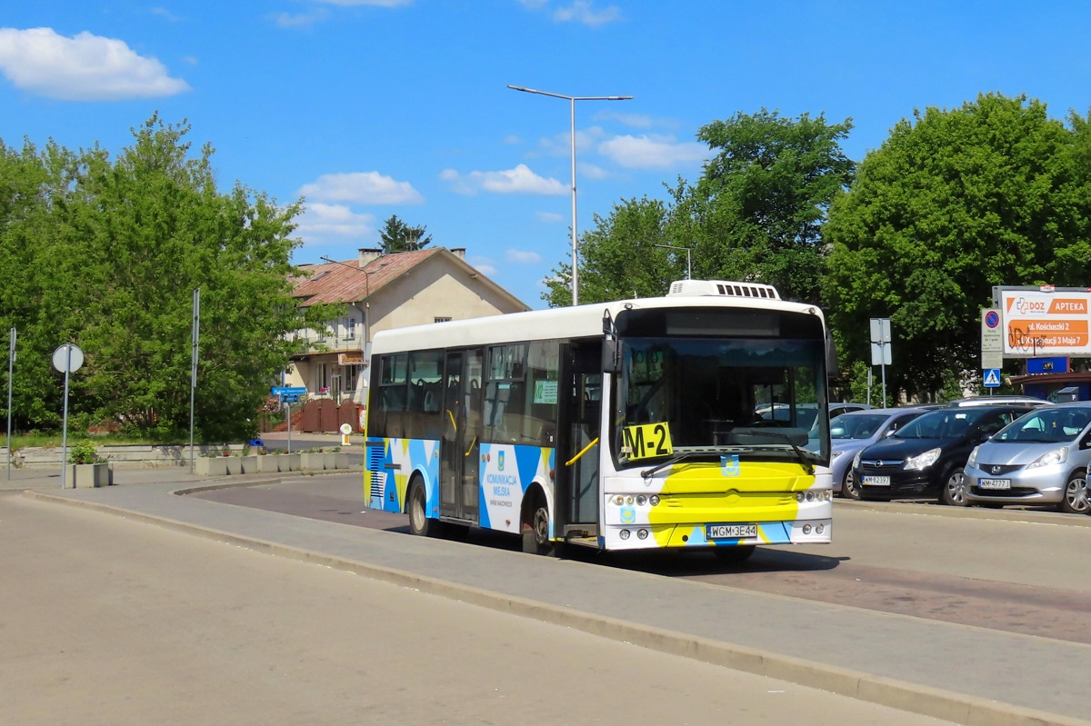 10007
SanCity stoi na pÄtli przy dworcu PKP w oczekiwaniu na wykonanie kursu linii numer M-2: MiĹsk Maz. Plac Dworcowy (9:10)-MiĹsk Maz. SerbinĂłw (9:24)-MiĹsk Maz. Plac Dworcowy (9:39).
