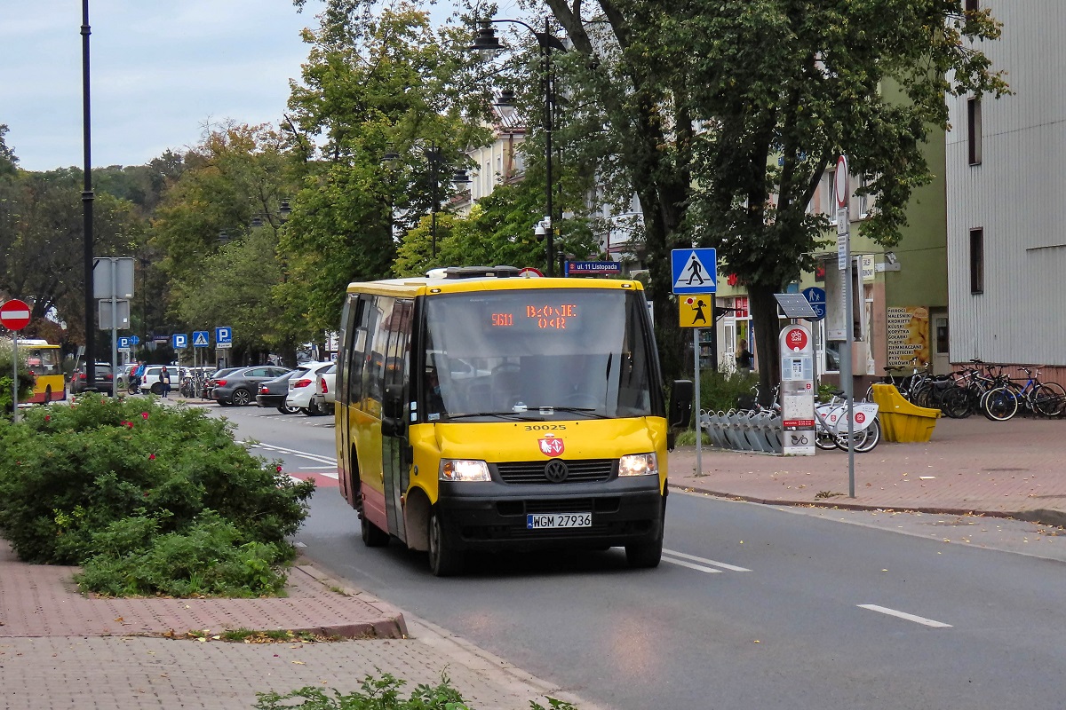 30025
ProCity jedzie jako kurs linii numer 3 â Grodzisk Maz. Dw. PKP (9:05)-BĹonie Okrzei (9:42).
Numeracja linii autobusowych w Grodzisku w ostatnim czasie wzrosĹa jednak w tym przypadku na wyĹwietlaczu nie jest widoczny numer linii, a numer kursu. 

