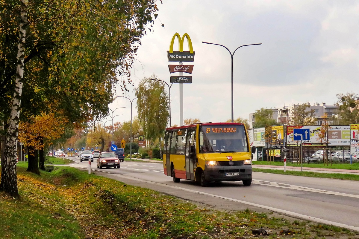 50007
ProCity jedzie jako kurs linii numer 27 â Grodzisk Maz. Traugutta KĹadka (11:30)-Natolin Logistyczna (11:37)-Grodzisk Maz. Traugutta KĹadka (11:54)-MilanĂłwek Mifam/Tesco (12:05)-Grodzisk Maz. Traugutta KĹadka (12:15).
Linia numer 27 obecnie kursuje objazdem ul. KrĂłlewskÄ w zwiÄzku z budowÄ ronda na biegnÄcej rĂłwnolegle ul. 3 Maja. 
Słowa kluczowe: objazd jesieĹ