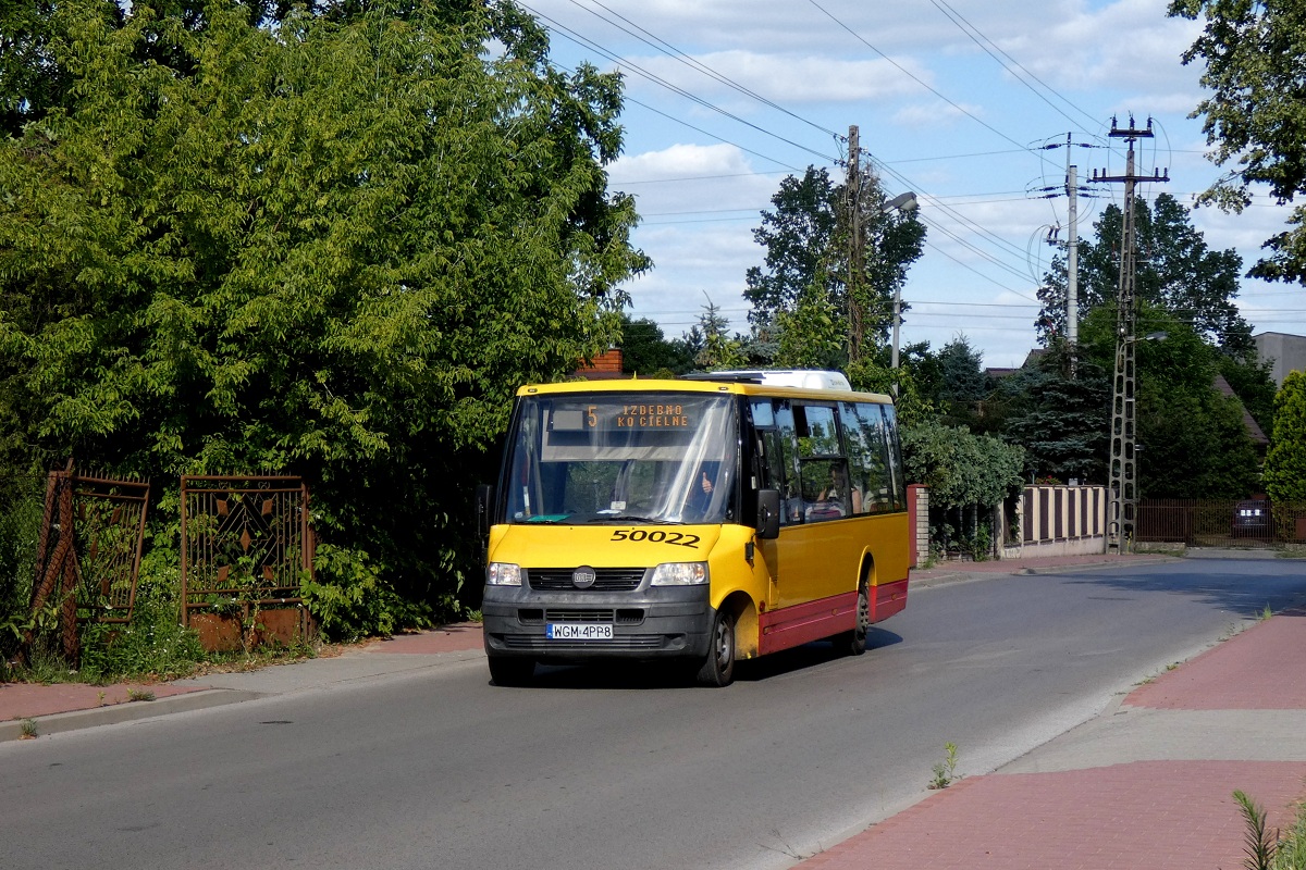 50022
ProCity jedzie w obsĹudze kursu â5856â linii numer 5 w relacji Grodzisk Maz. Dw. PKP (16:48)-Izdebno PÄtla (17:29).  Pozdrowienia dla kierowcy! 
Słowa kluczowe: DziwadĹo