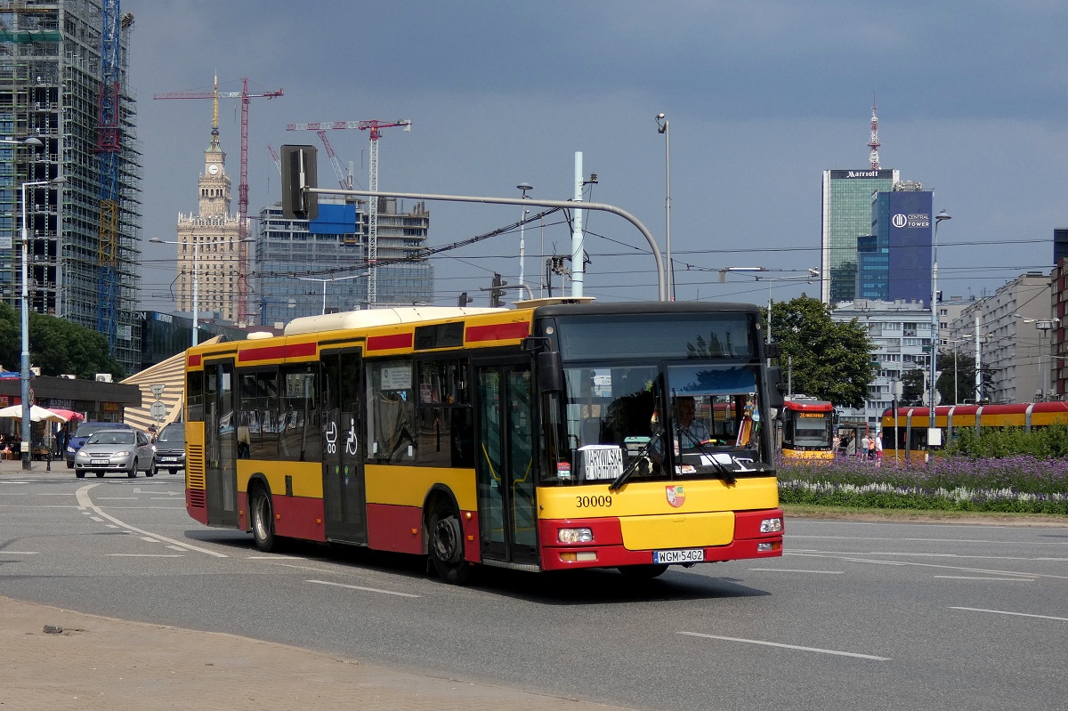 30009
SAM jedzie w obsĹudze kursu linii KUPIECBUS w relacji Kupiecka (14:30)-Plac Narutowicza (15:15).
