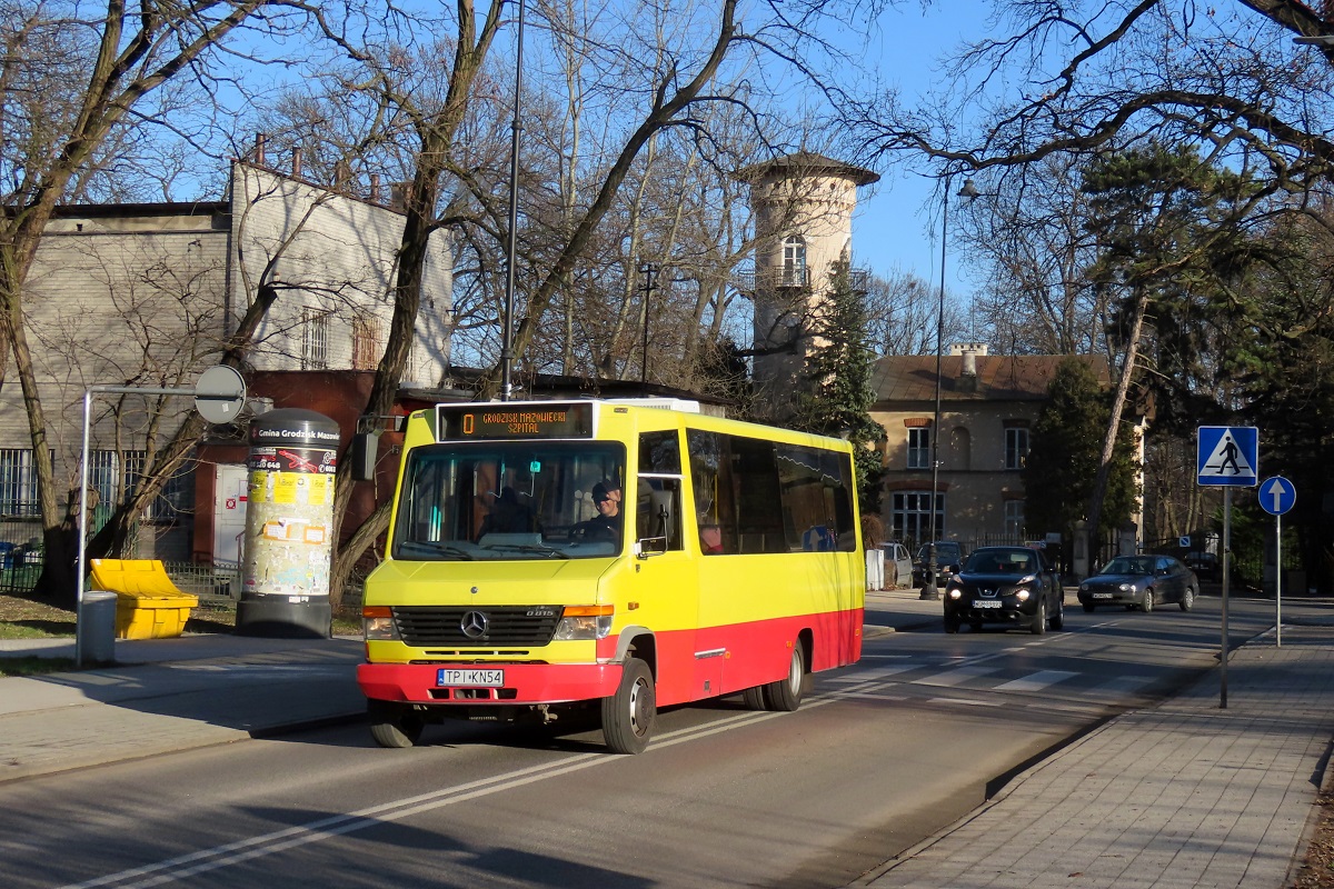 TPI KN54
"Zaelektryczna" rezerwa jedzie jako kurs linii numer 0 â Grodzisk Maz. Traugutta PKP (11:50)-Grodzisk Maz. Dw. PKP (12:30). Pozdrowienia dla Kierowcy! 
