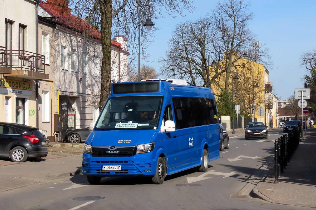 WGM 87201 
MAN jedzie jako kurs linii numer A â MilanĂłwek Ĺťukowska (8:43)-Grodzisk Maz. Szpital (9:33). 
WĂłz naleĹźy do Grygiela i powinien jeĹşdziÄ na L-kach w SulejĂłwku, tutaj zostaĹ wypoĹźyczony Darobusowi do obsĹugi jednej z brygad milanowskiej komunikacji miejskiej. 

