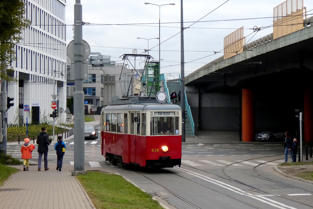 838
N-ka wykonuje kurs linii specjalnej D, uruchomionej z okazji Dni Transportu Publicznego 2019 w relacji Al. Zieleniecka (15:47)-TW ZETiT (16:21). 
Słowa kluczowe: DTP2019