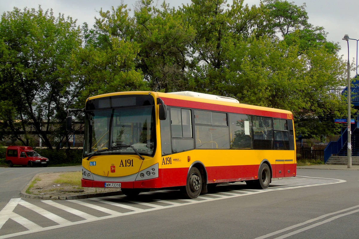 A191
Libero stoi w okolicy pÄtli "PKP Olszynka Grochowska" w trakcie przerwy w wykonywaniu kursĂłw. 
Słowa kluczowe: MOBLIBERO