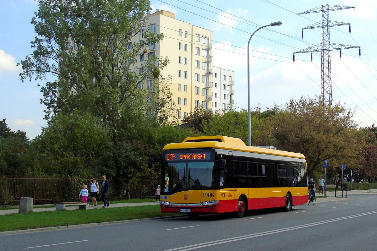 1906
Solaris jedzie w obsĹudze kursu linii specjalnej DTP w relacji KrĂłlikarnia-SpartaĹska, uruchomionej z okazji DTP 2015.  
Słowa kluczowe: DTP2015