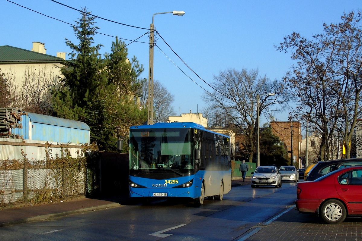 34295
Isuzu wykonuje kurs linii L23 w relacji Raszyn Stadionowa (9:05)-PruszkĂłw PKP (9:59). 
Na ostatnie dni kursowania tej linii, Stalko wysĹaĹo Isuzu Citibus przeznaczone na kontrakt L-ek piaseczyĹskich. Linia ta zostanie po czÄĹci zastÄpiona przez liniÄ R1, uruchamianÄ w caĹoĹci przez gminÄ Raszyn. 
Słowa kluczowe: DziwadĹo