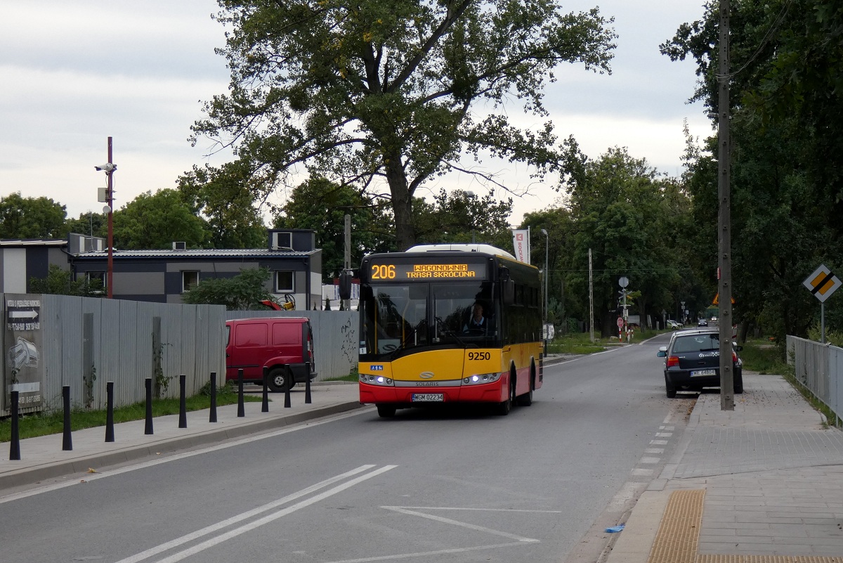9250
Solaris wykonuje kurs linii numer 206 w relacji Nowe Włochy (15:15)-Wagonownia (15:23). 
