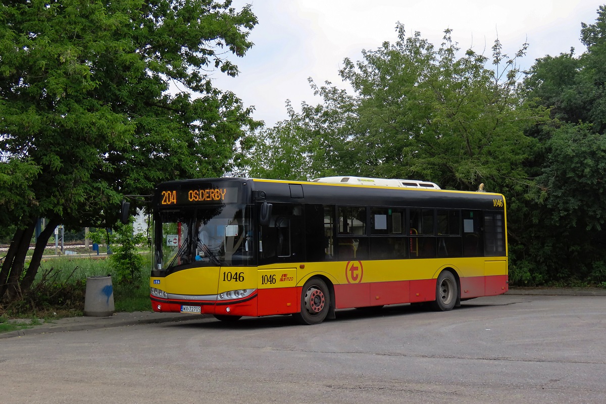 1046
Solaris stoi na pÄtli "PKP Praga" w trakcie przerwy w wykonywaniu kursĂłw na linii numer 204. 
