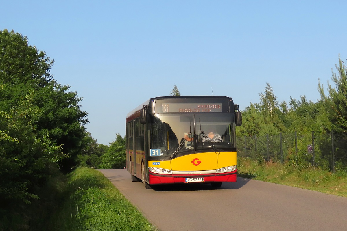 WX 57278 [ex. 1820]
Solaris jedzie jako kurs â408â linii numer 31 â Petrykozy Trakt KrĂłlewski (19:25)-Grodzisk Maz. Dw. PKP (20:29).  Pozdrowienia dla Kierowcy! 
