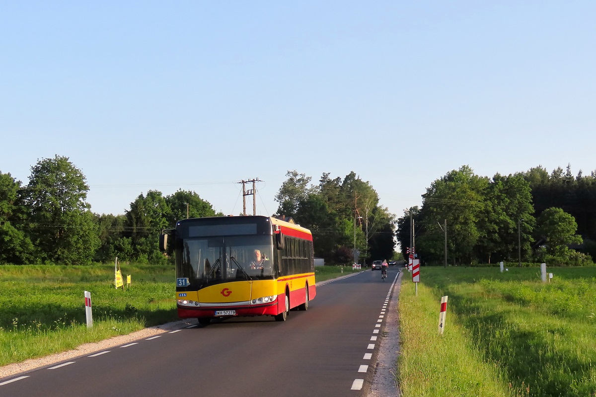 WX 57278 [ex. 1820]
Solaris jedzie jako kurs â408â linii numer 31 â Petrykozy Trakt KrĂłlewski (19:25)-Grodzisk Maz. Dw. PKP (20:29). Pozdrowienia dla Kierowcy! 
