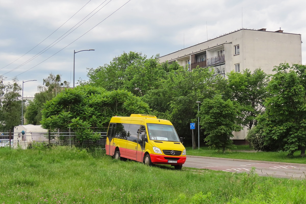 RT 56208
Sprinter oczekuje na zatrudnienie stojÄc na poboczu jednej z grodziskich ulic. 
