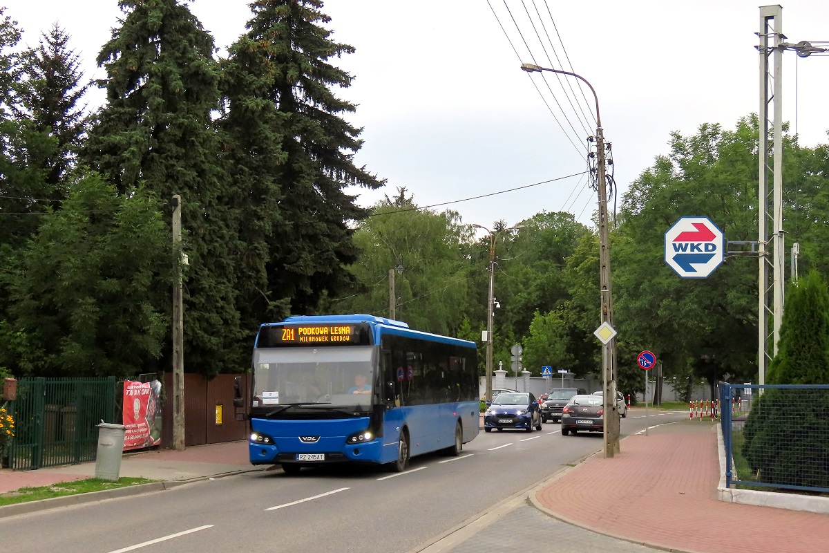 RZ 245AT
Citea jedzie na przystanek âGrodzisk Maz. RadoĹska WKD 01â gdzie rozpocznie wykonywaÄ kurs â5120â linii ZKA WKD ZA1 â Grodzisk Mazowiecki RadoĹska (19:00)-Podkowa LeĹna GĹĂłwna (19:39). 
Słowa kluczowe: ZaWKD