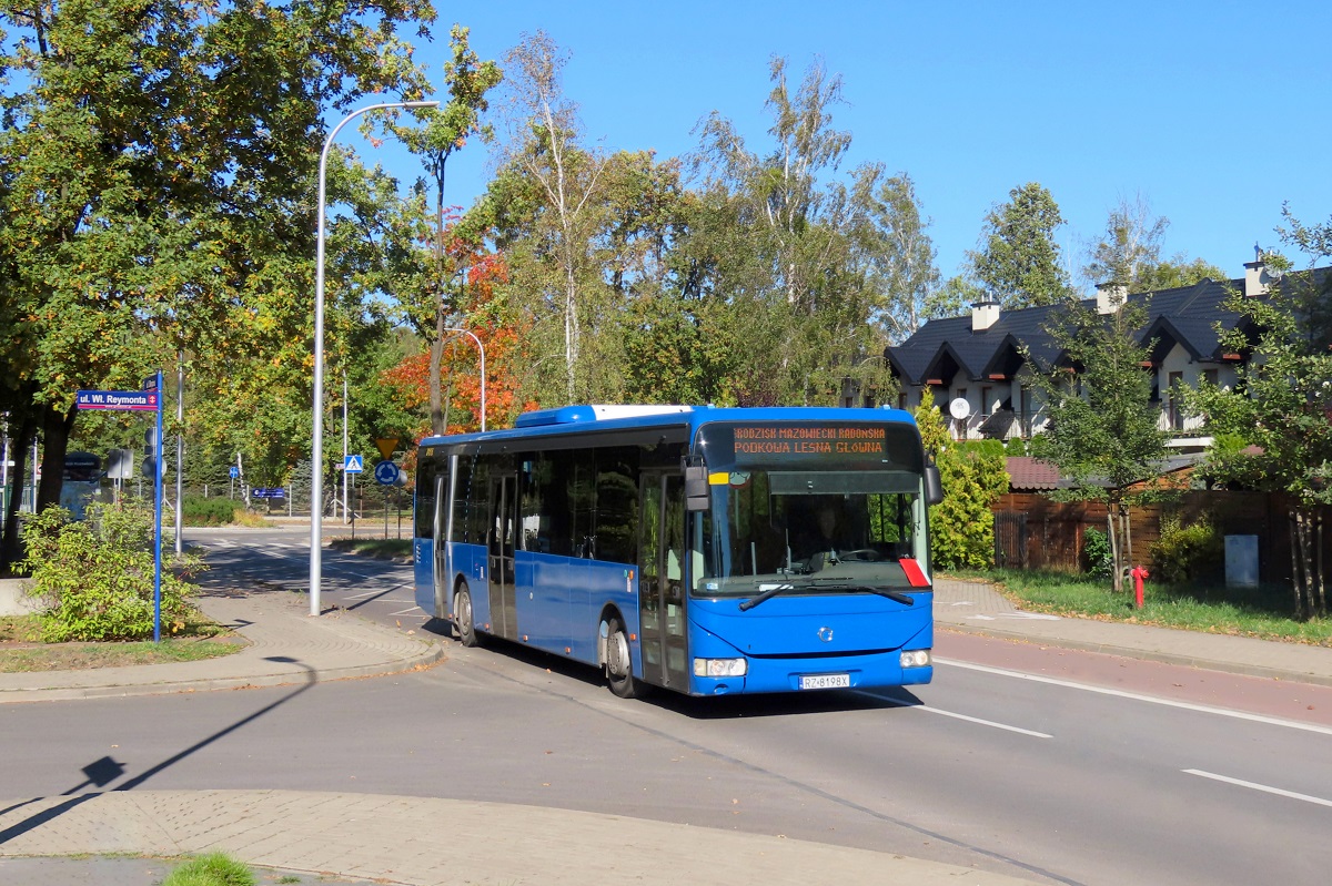 RZ 8198X
Irisbus jedzie jako kurs â5107â linii ZKA WKD ZA1 â Podkowa LeĹna GĹĂłwna (12:06)-Grodzisk Mazowiecki RadoĹska (12:45). 
Słowa kluczowe: ZaWKD