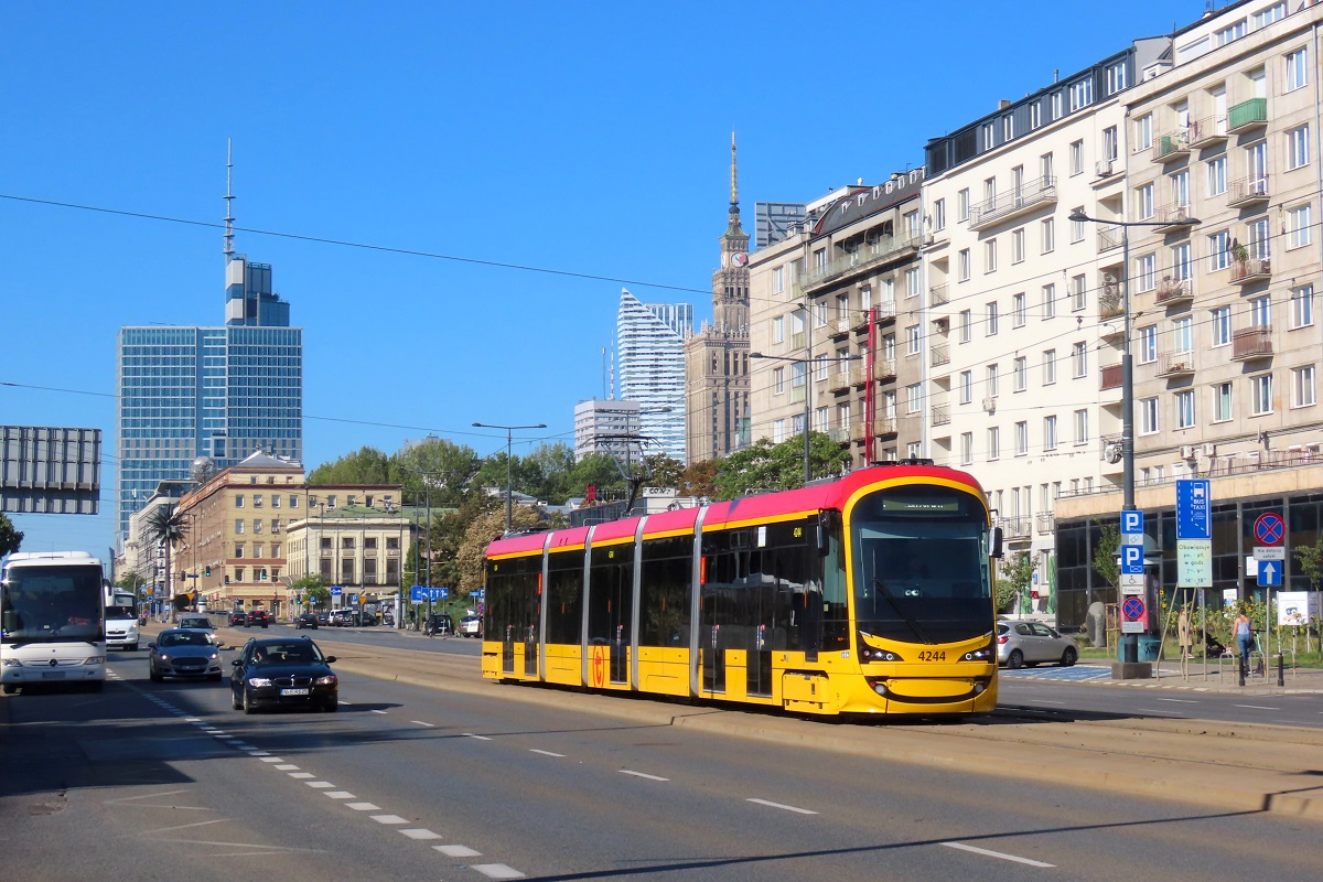 4244
Hyundai jedzie jako kurs linii numer 7: P+R Al. Krakowska (9:20)-KawÄczyĹska Bazylika (10:06). 
